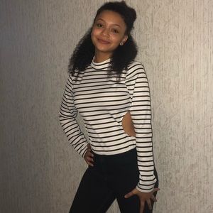STRIPED BODY SUIT 🖤🤍